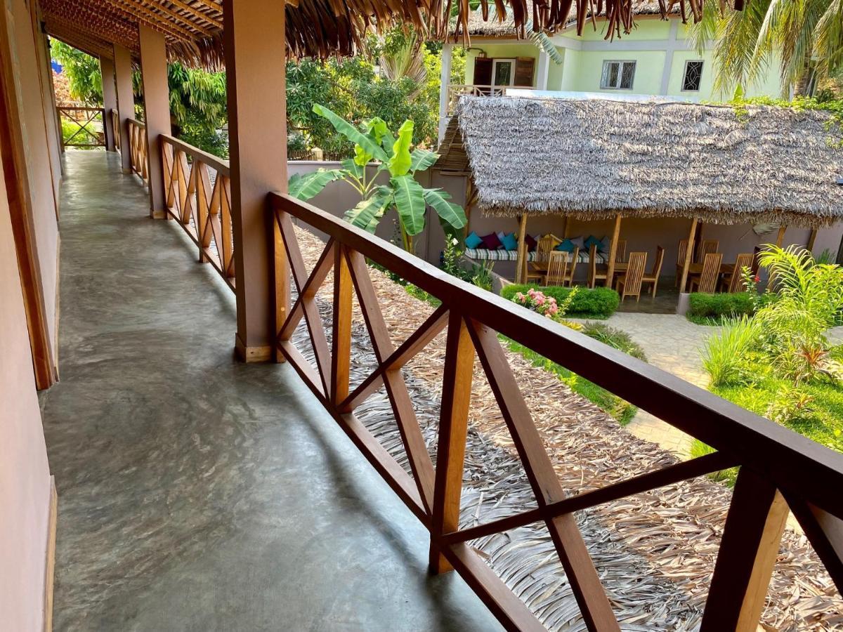 Hotel La perle rare de Nosy be Ambatoloaka  Exterior foto