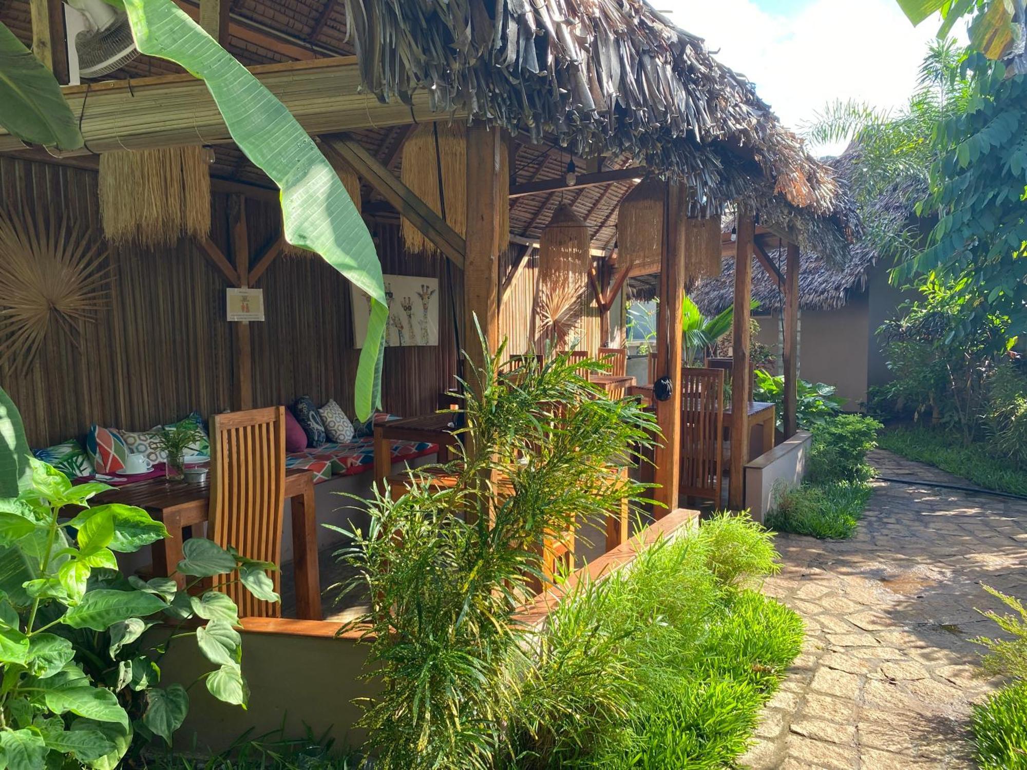 Hotel La perle rare de Nosy be Ambatoloaka  Exterior foto